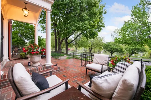 $2,200,000 | 2240 West Lake Of The Isles Parkway, Minneapolis, MN 55405