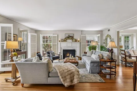 $2,200,000 | 2240 West Lake Of The Isles Parkway, Minneapolis, MN 55405