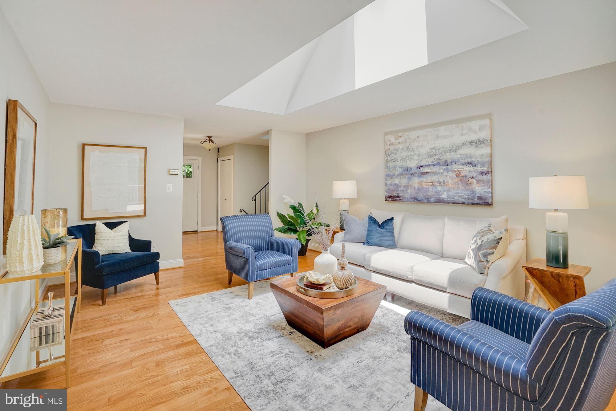 2411 Black Cap Lane Reston, VA 20191 - Photo 6 of 54 Loads of Natural Light