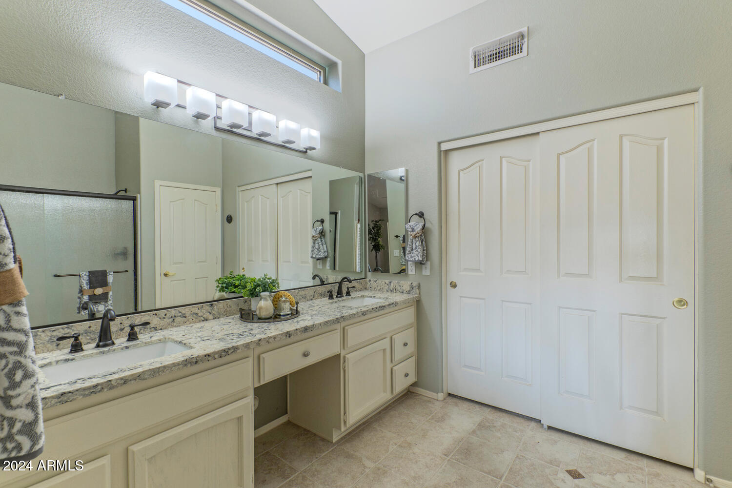 15641 Piccadilly Road Goodyear, AZ 85395 - Photo 17 of 28 Main Bathroom