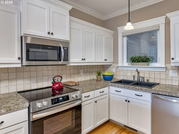 $429,000 | 210 Northeast 5th Street, Gresham, OR 97030