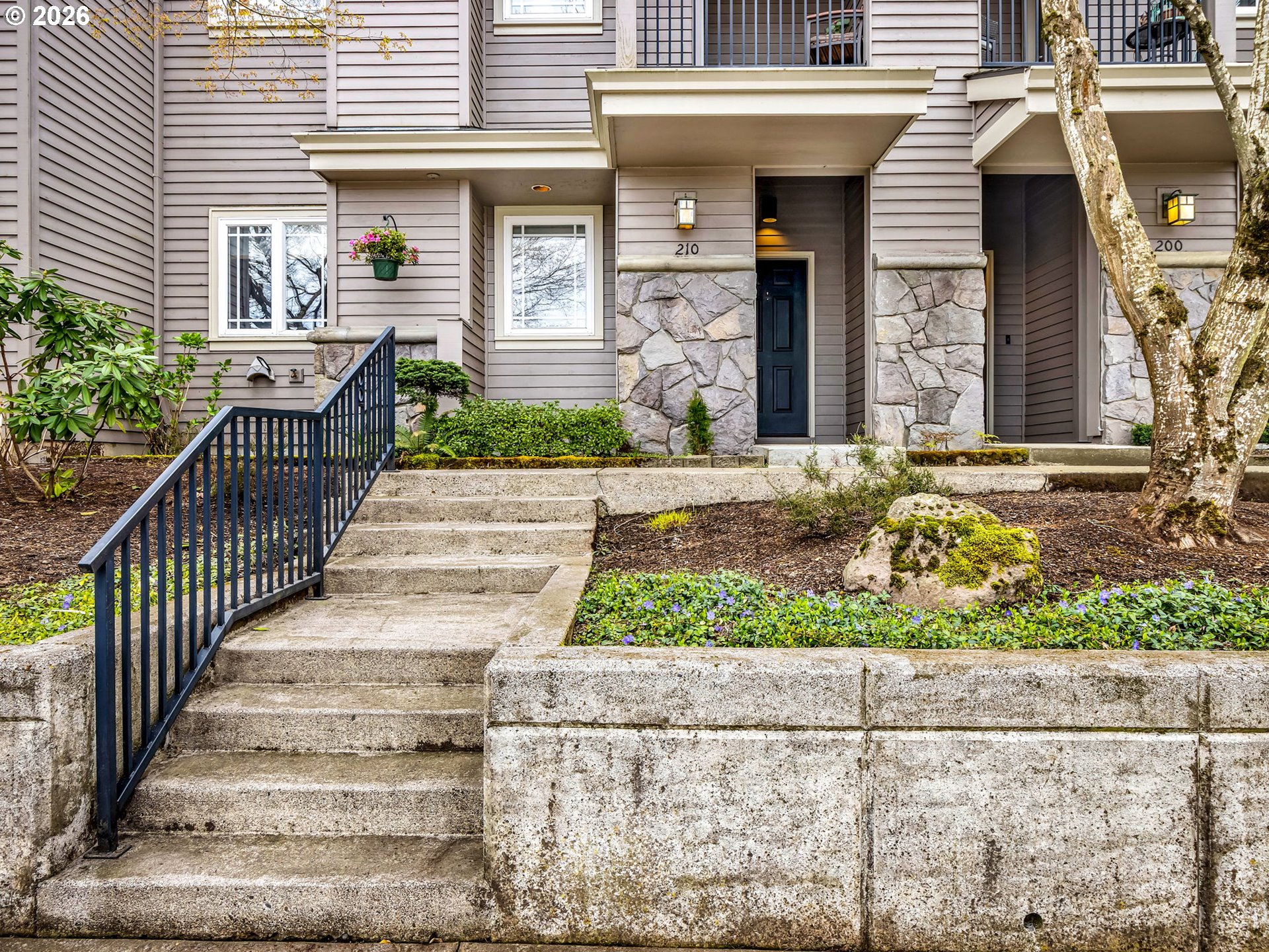 210 Northeast 5th Street Gresham, OR 97030 - Photo 3 of 36