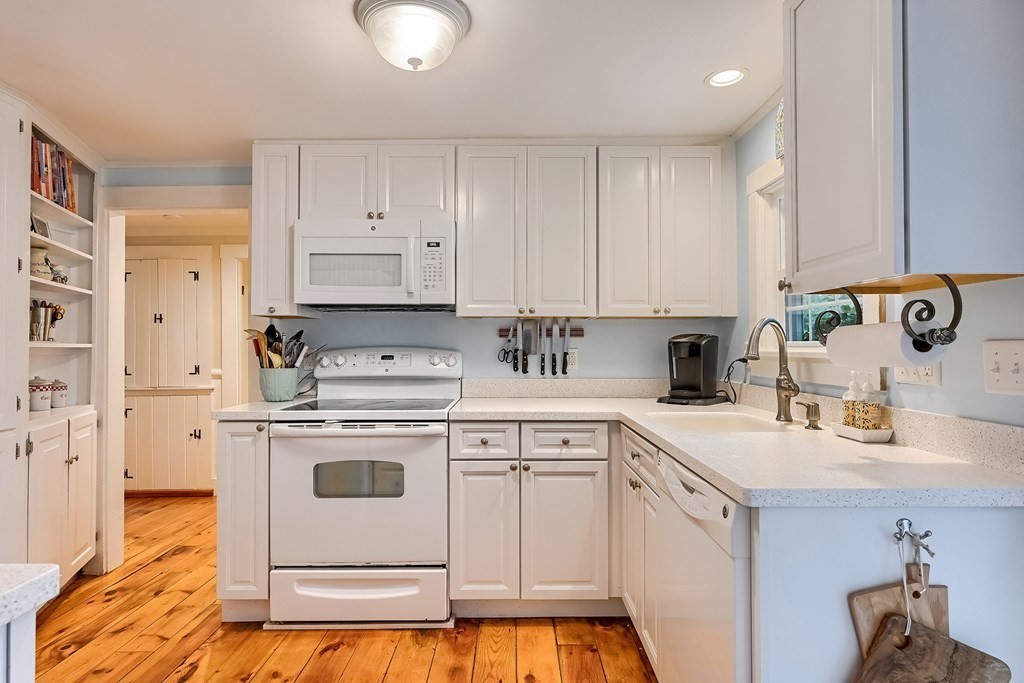 13 Joe Lincoln Road Harwich, MA 02671 - Photo 7 of 30