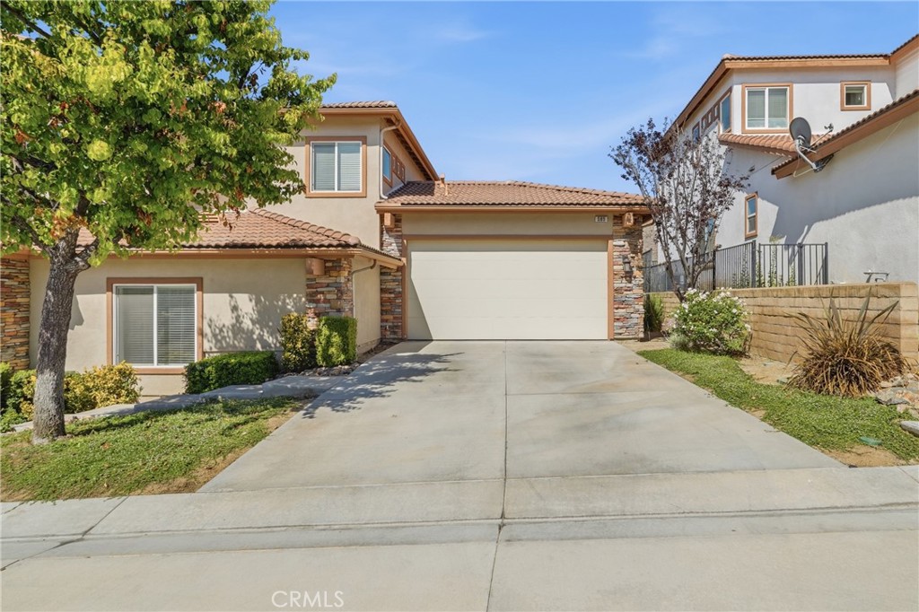 585 Vía Pueblo Riverside, CA 92507 - Photo 8 of 61