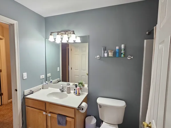 $2,150 | 4012 Blackstone Drive, Aurora, IL 60504