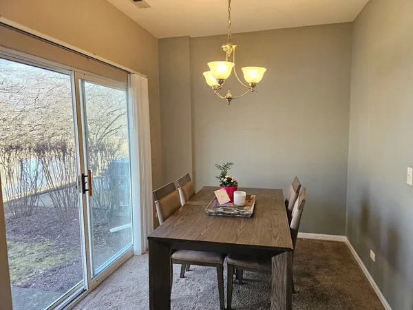 $2,150 | 4012 Blackstone Drive, Aurora, IL 60504