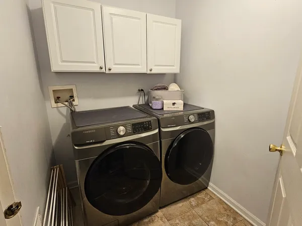 $2,150 | 4012 Blackstone Drive, Aurora, IL 60504