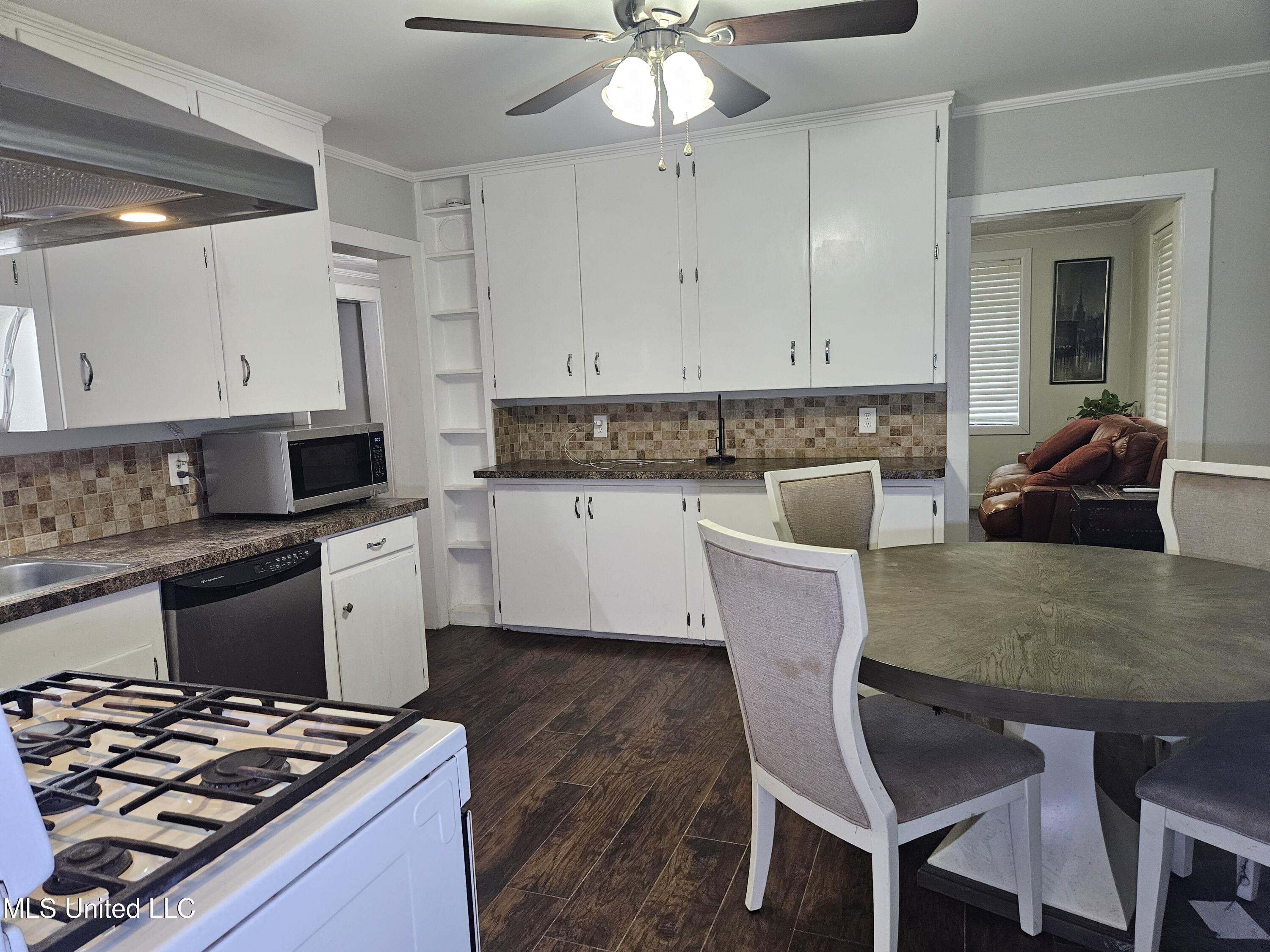 6067 Daugherty Road Long Beach, MS 39560 - Photo 8 of 59 Dining-Kitchen