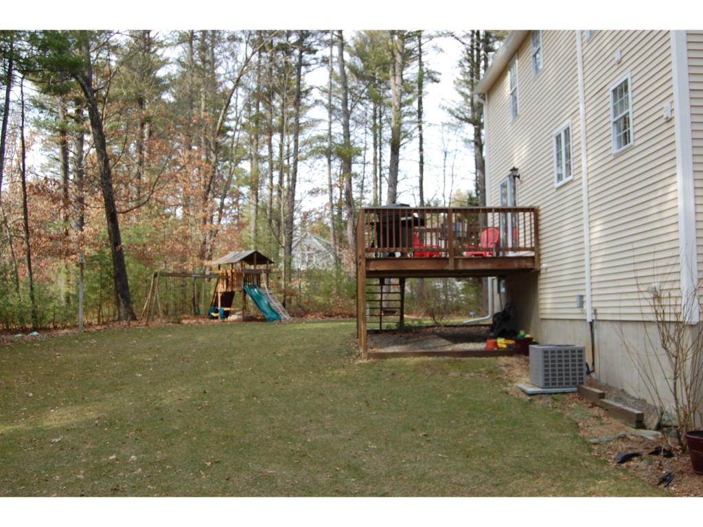 79 Simpson Mill Road Pelham, NH 03076 - Photo 4 of 24
