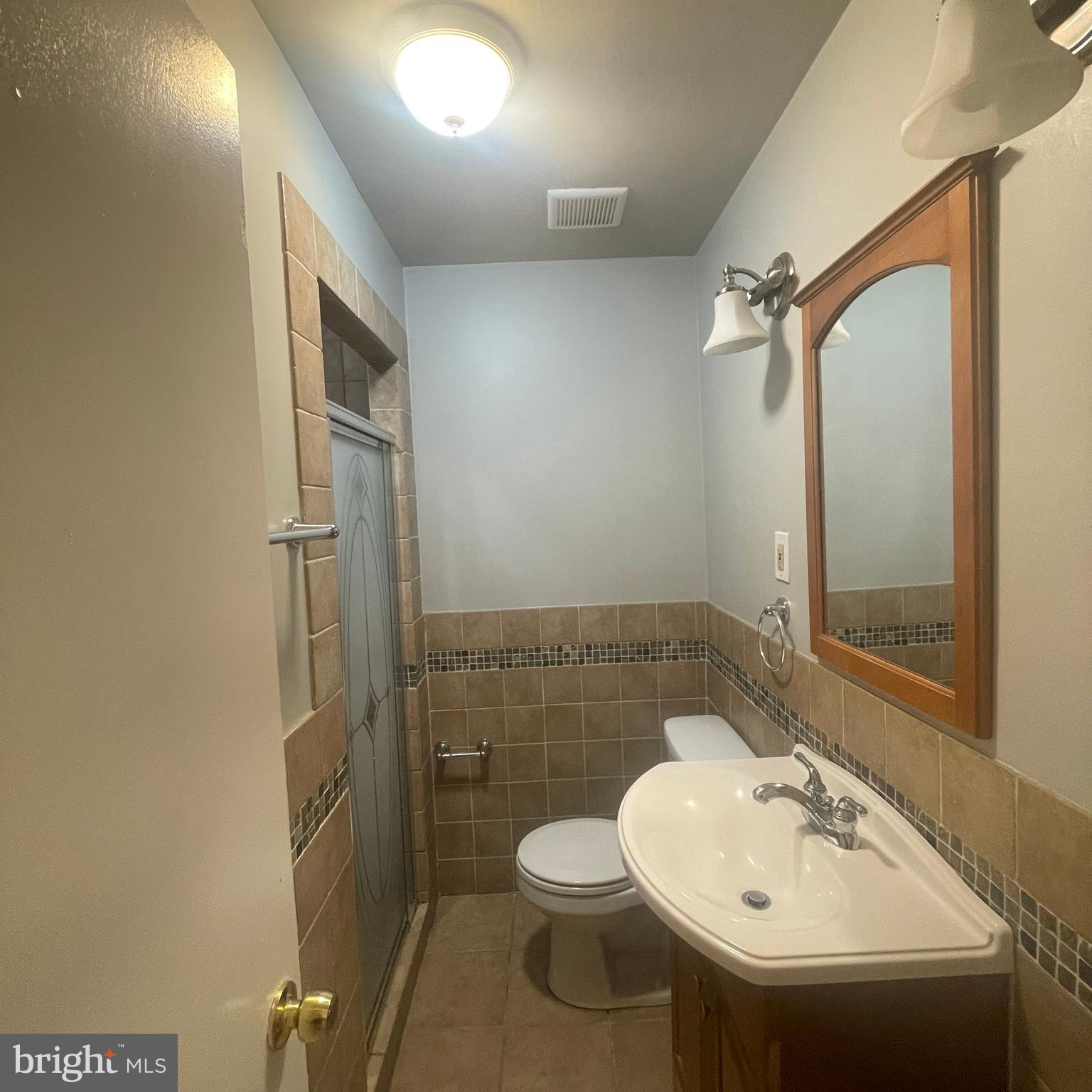 764-66 South 4th Street, Unit 1 Philadelphia, PA 19147 - Photo 6 of 9