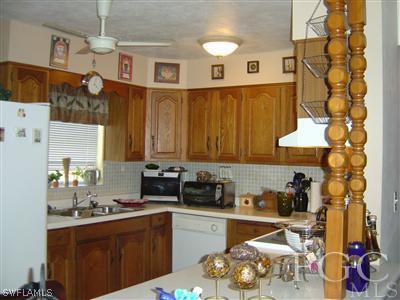 2140 Earl Road Fort Myers, FL 33901 - Photo 2 of 4 Gallery Image 2