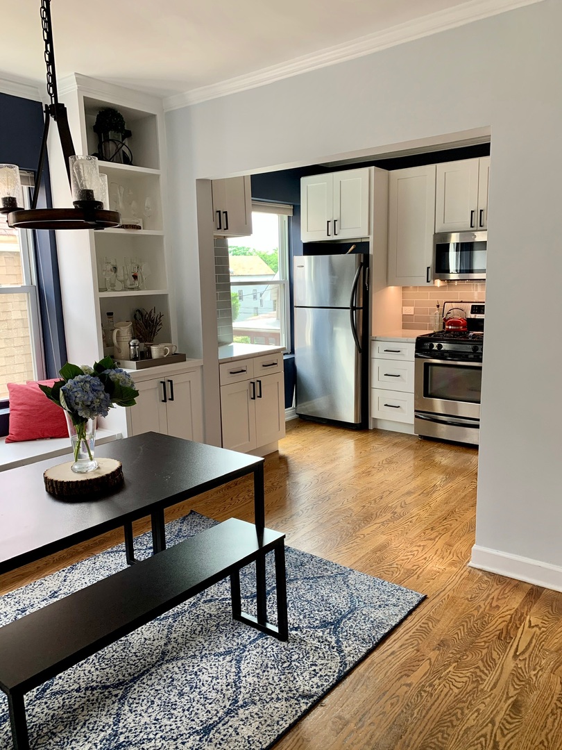 2040 North Spaulding Avenue, Unit 2S Chicago, IL 60647 - Photo 3 of 17