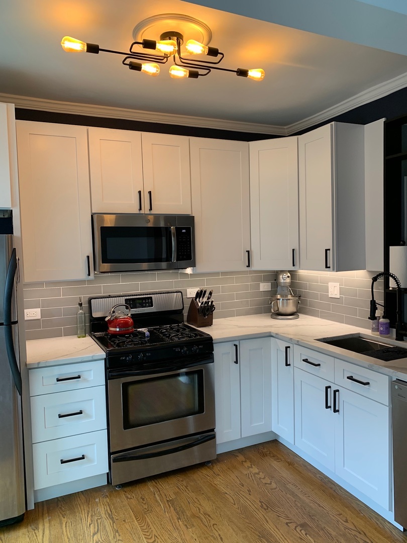 2040 North Spaulding Avenue, Unit 2S Chicago, IL 60647 - Photo 4 of 17