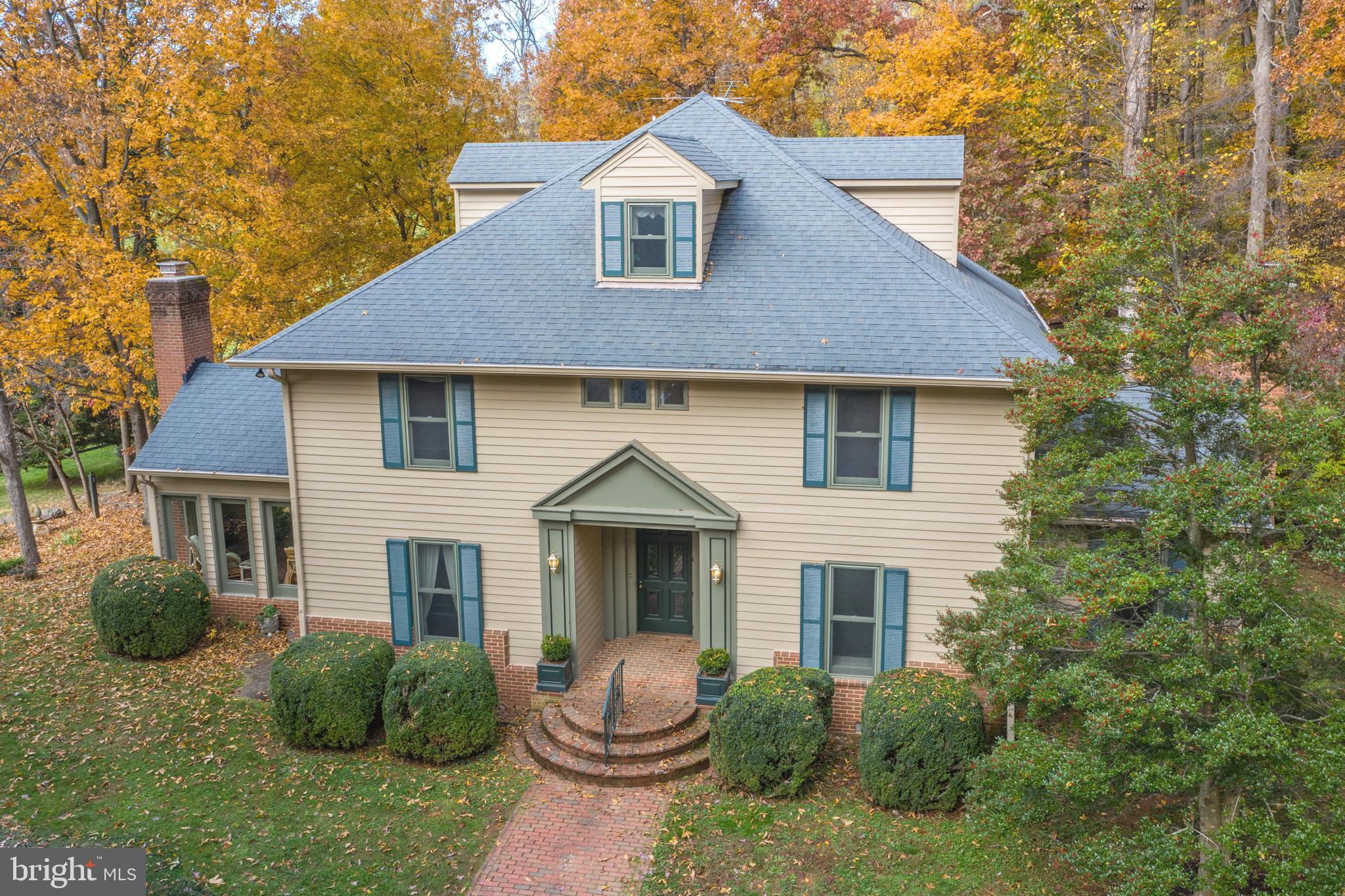 40425 Beechnut Road Leesburg, VA 20175 - Photo 3 of 68 Absolutely Exquisite & only 3 miles to downtown!