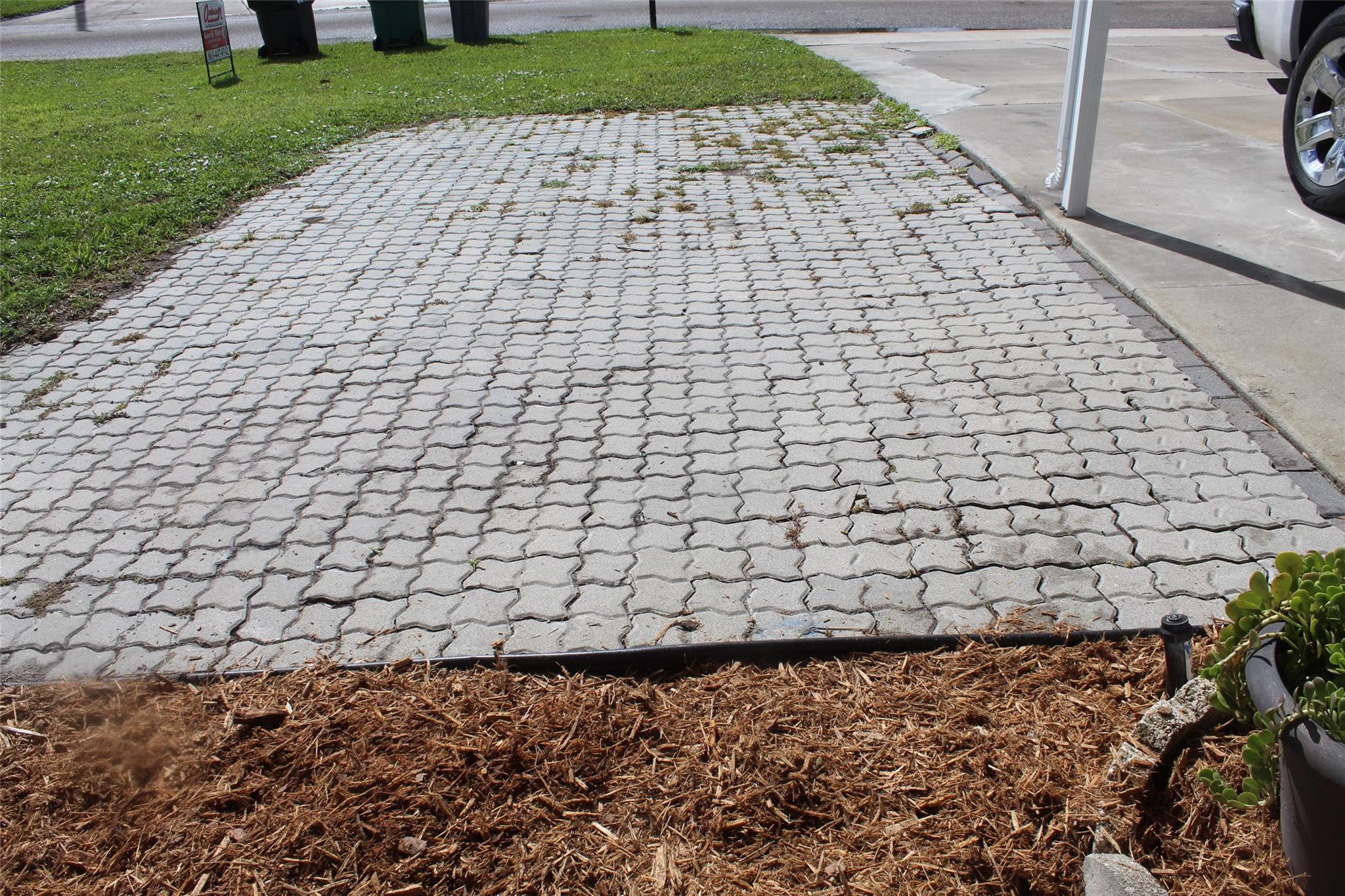 2521 Southeast 33rd Street Okeechobee, FL 34974 - Photo 10 of 26 Additional Parking area out front