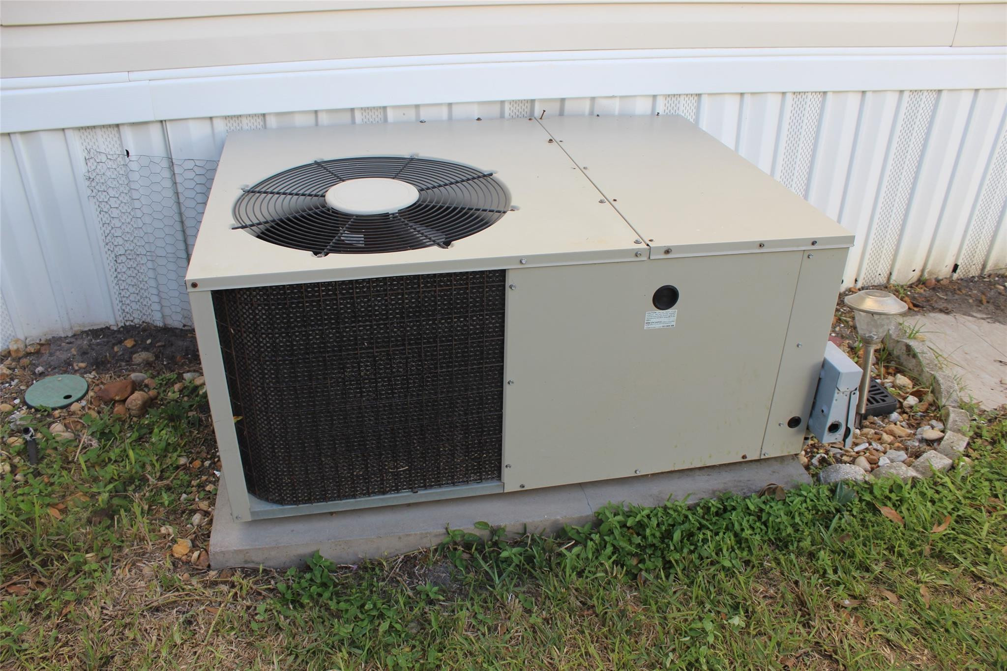 2521 Southeast 33rd Street Okeechobee, FL 34974 - Photo 15 of 26 Central AC