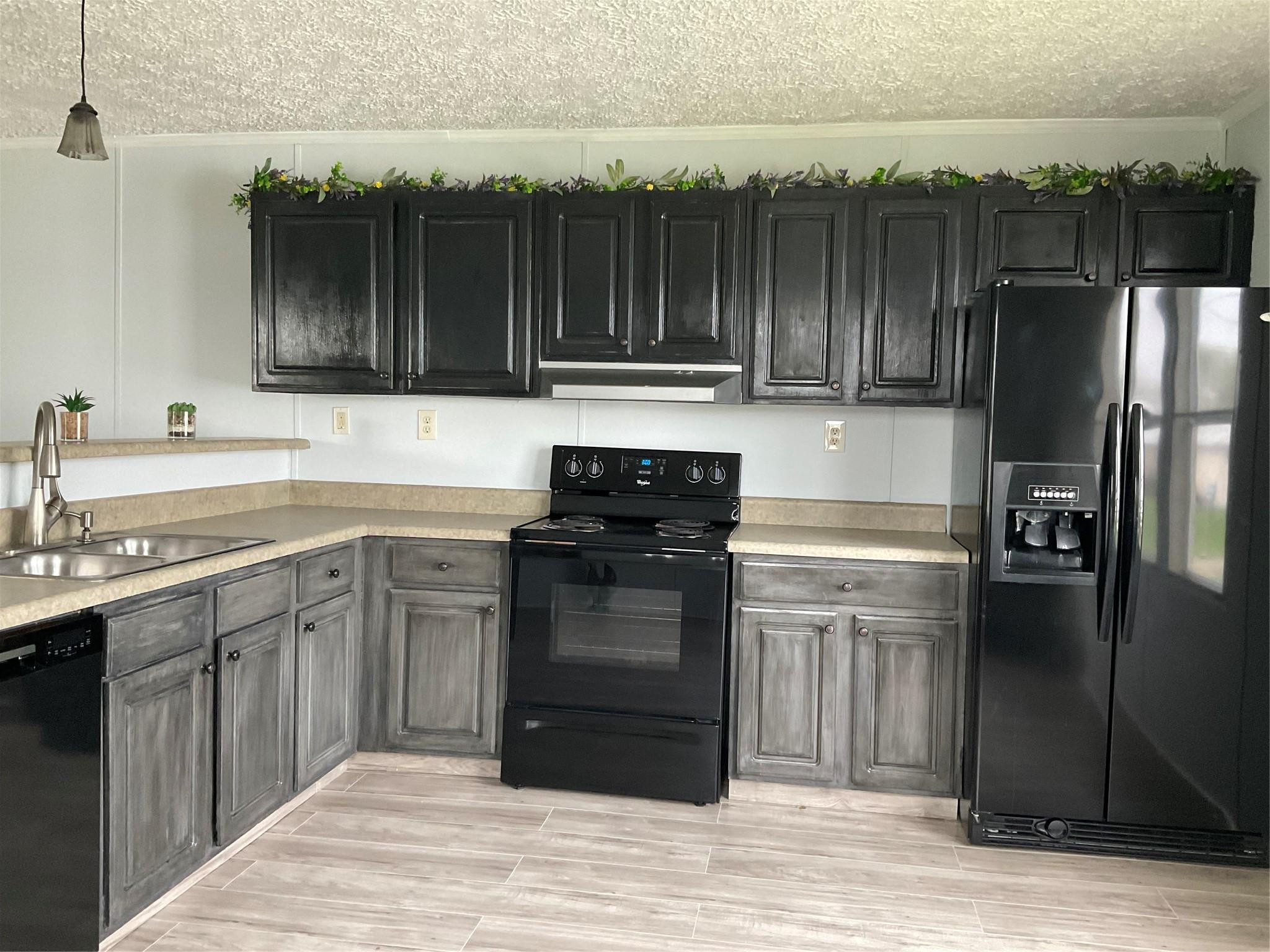 2521 Southeast 33rd Street Okeechobee, FL 34974 - Photo 24 of 26 Kitchen