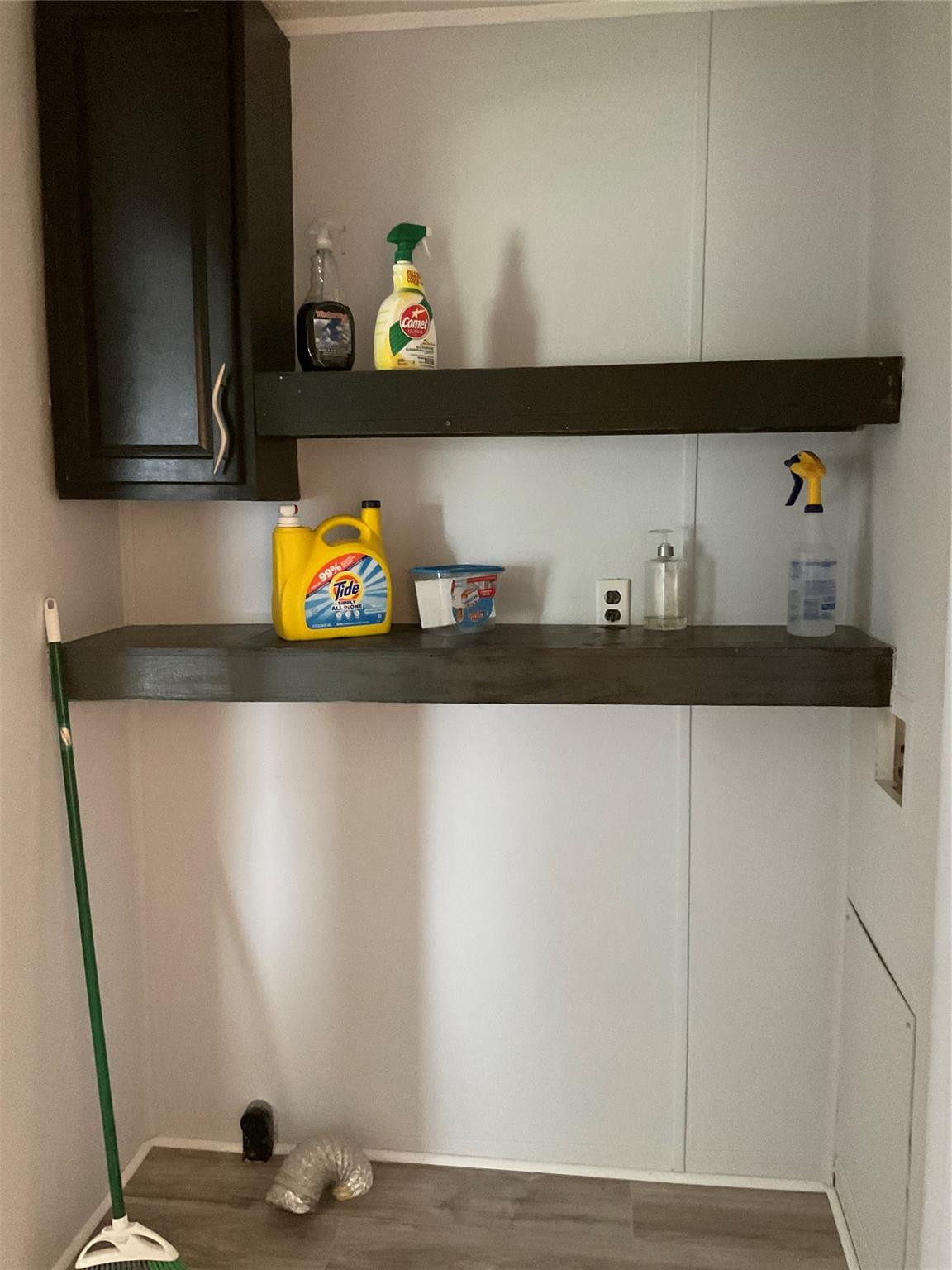 2521 Southeast 33rd Street Okeechobee, FL 34974 - Photo 25 of 26 Laundry hook up in hallway