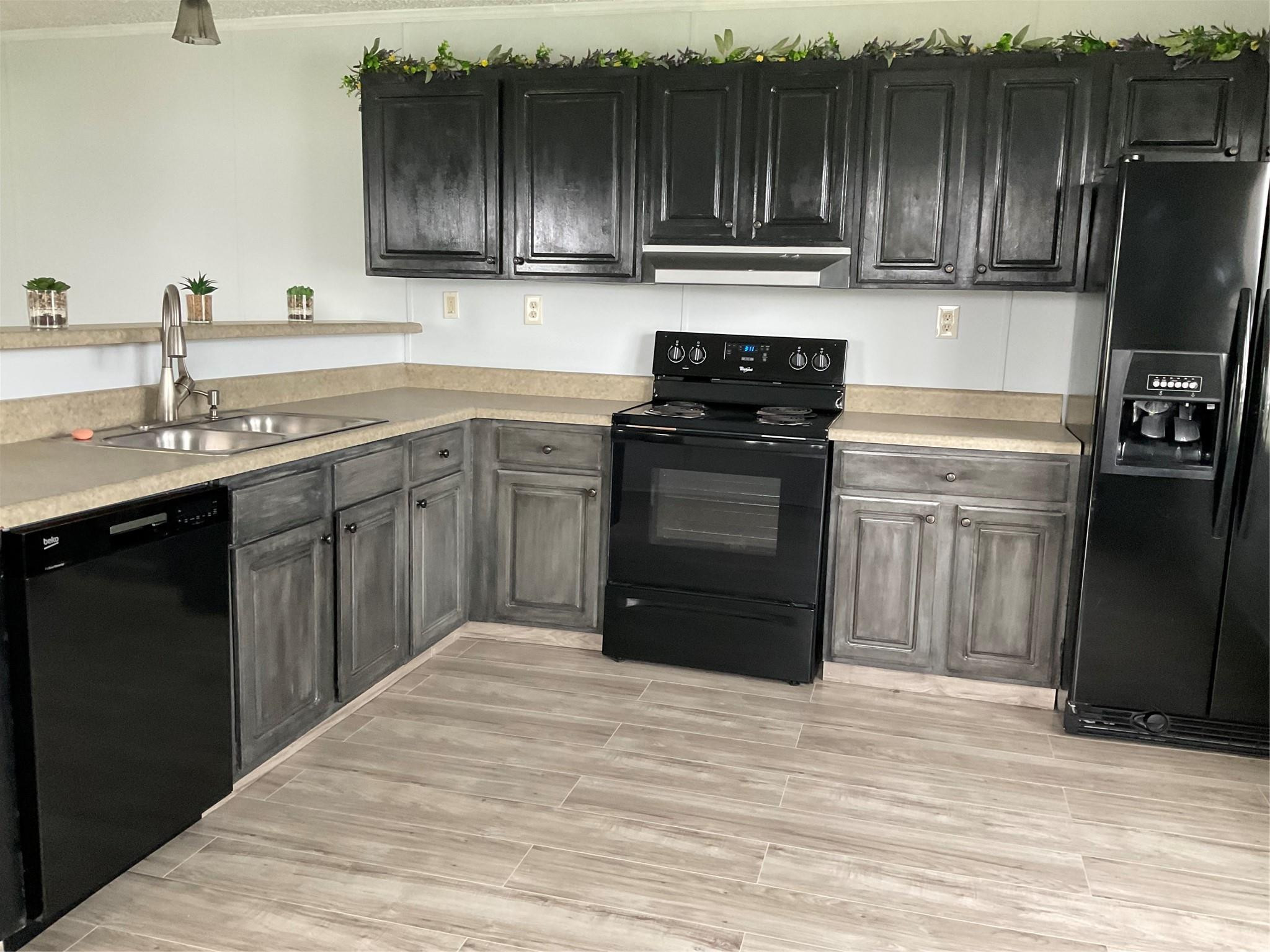 2521 Southeast 33rd Street Okeechobee, FL 34974 - Photo 4 of 26 Kitchen