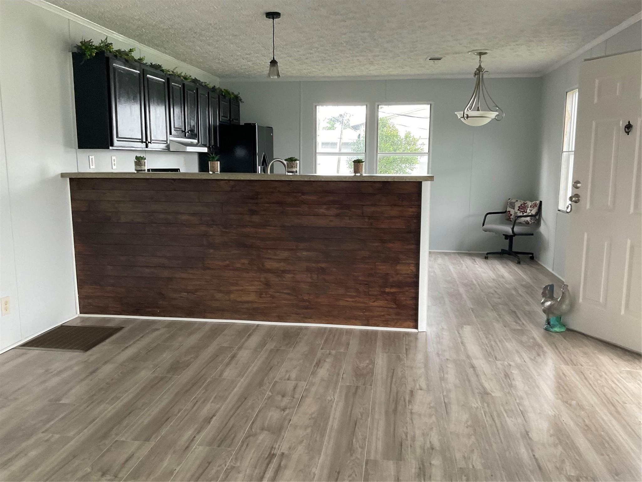 2521 Southeast 33rd Street Okeechobee, FL 34974 - Photo 7 of 26 Breakfast bar