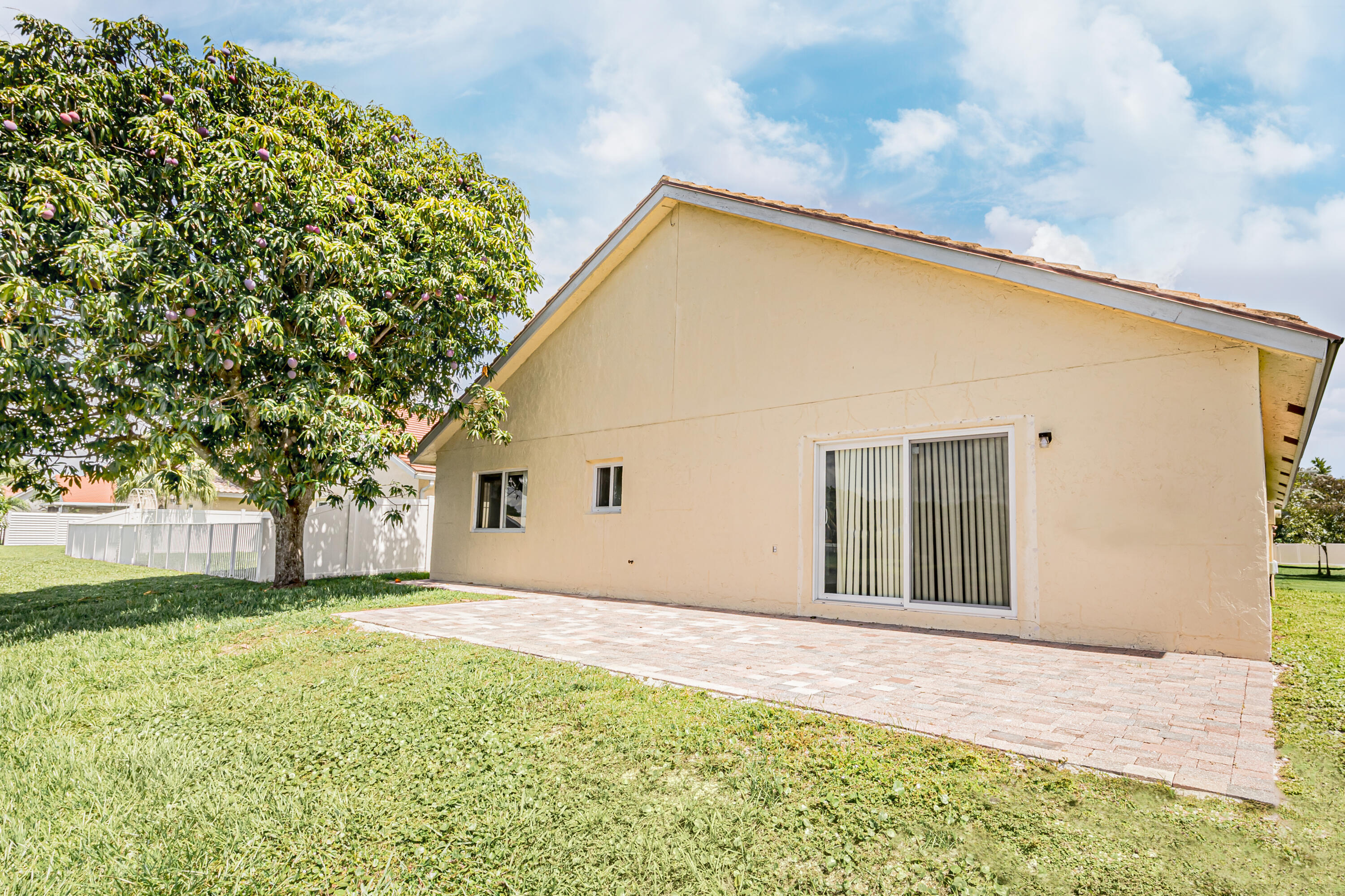 5148 Rosen Boulevard Boynton Beach, FL 33472 - Photo 35 of 50 0006_9079