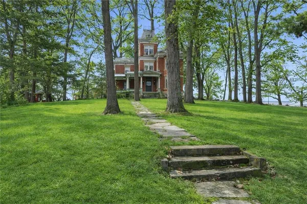 $295,000 | 709 Herring Street, Brunswick, MO 65236