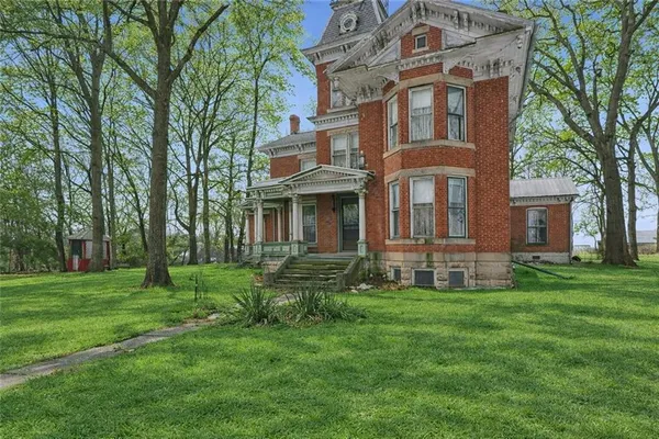 $295,000 | 709 Herring Street, Brunswick, MO 65236