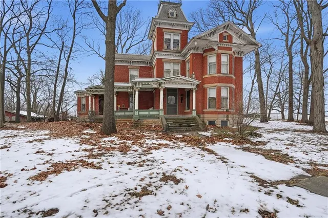 $295,000 | 709 Herring Street, Brunswick, MO 65236