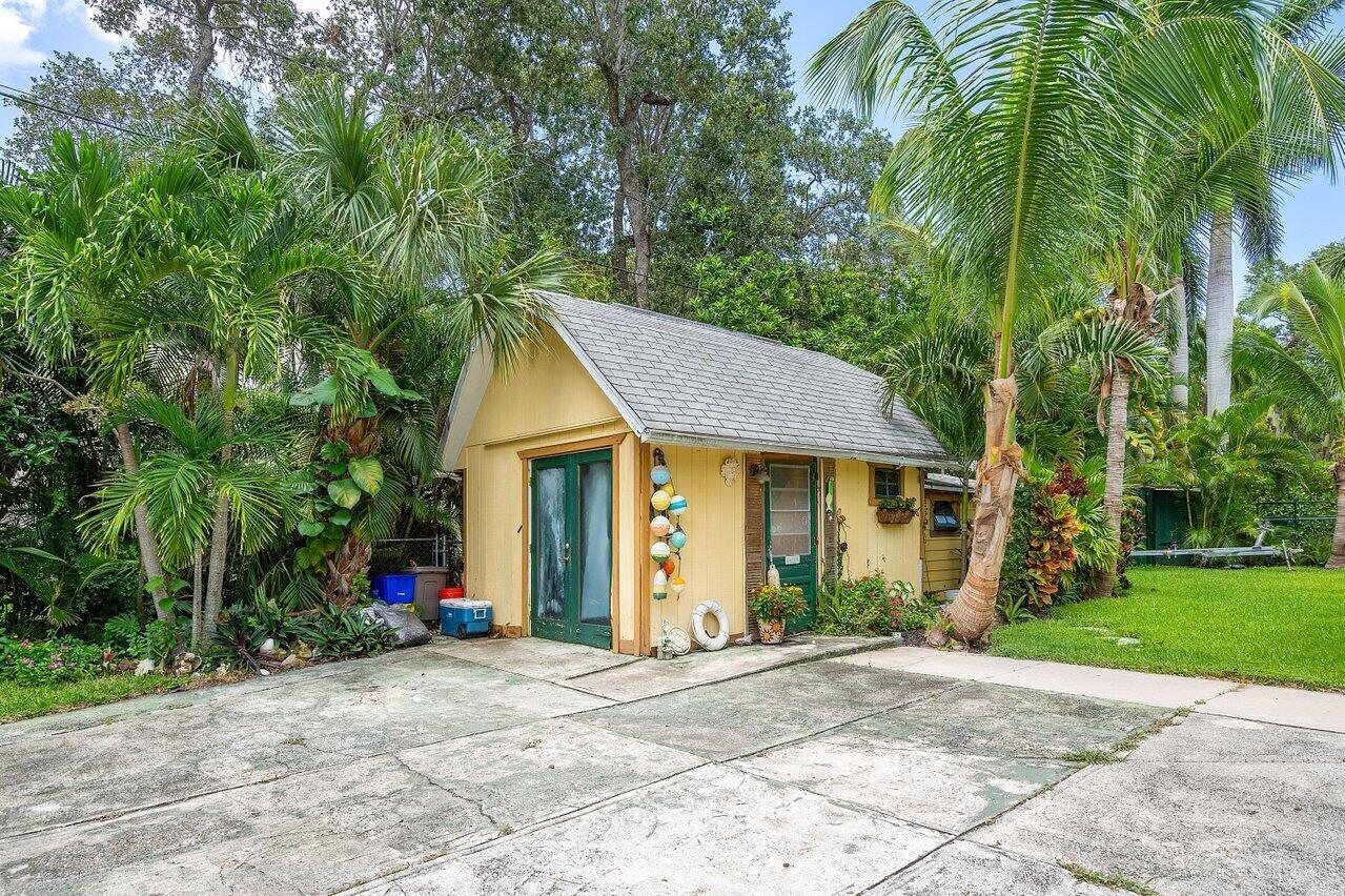 11091 Ellison Wilson Road North Palm Beach, FL 33408 - Photo 18 of 47 Shed / Workshop
