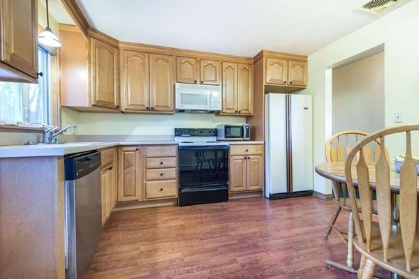 87 Cambridge Road Woburn, MA 01801 - Photo 10 of 29 Gallery Image 10