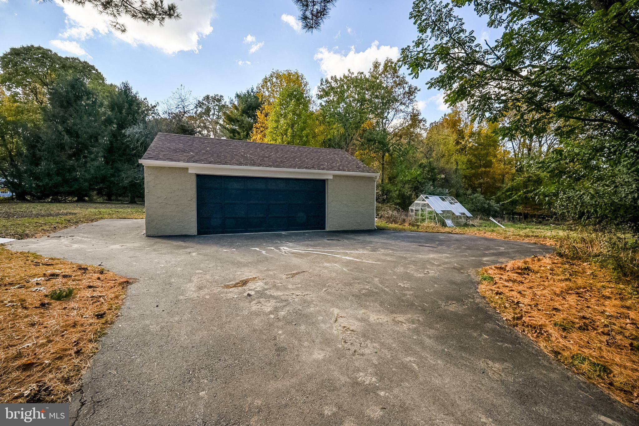 561 Fletcher Road Wayne, PA 19087 - Photo 2 of 27