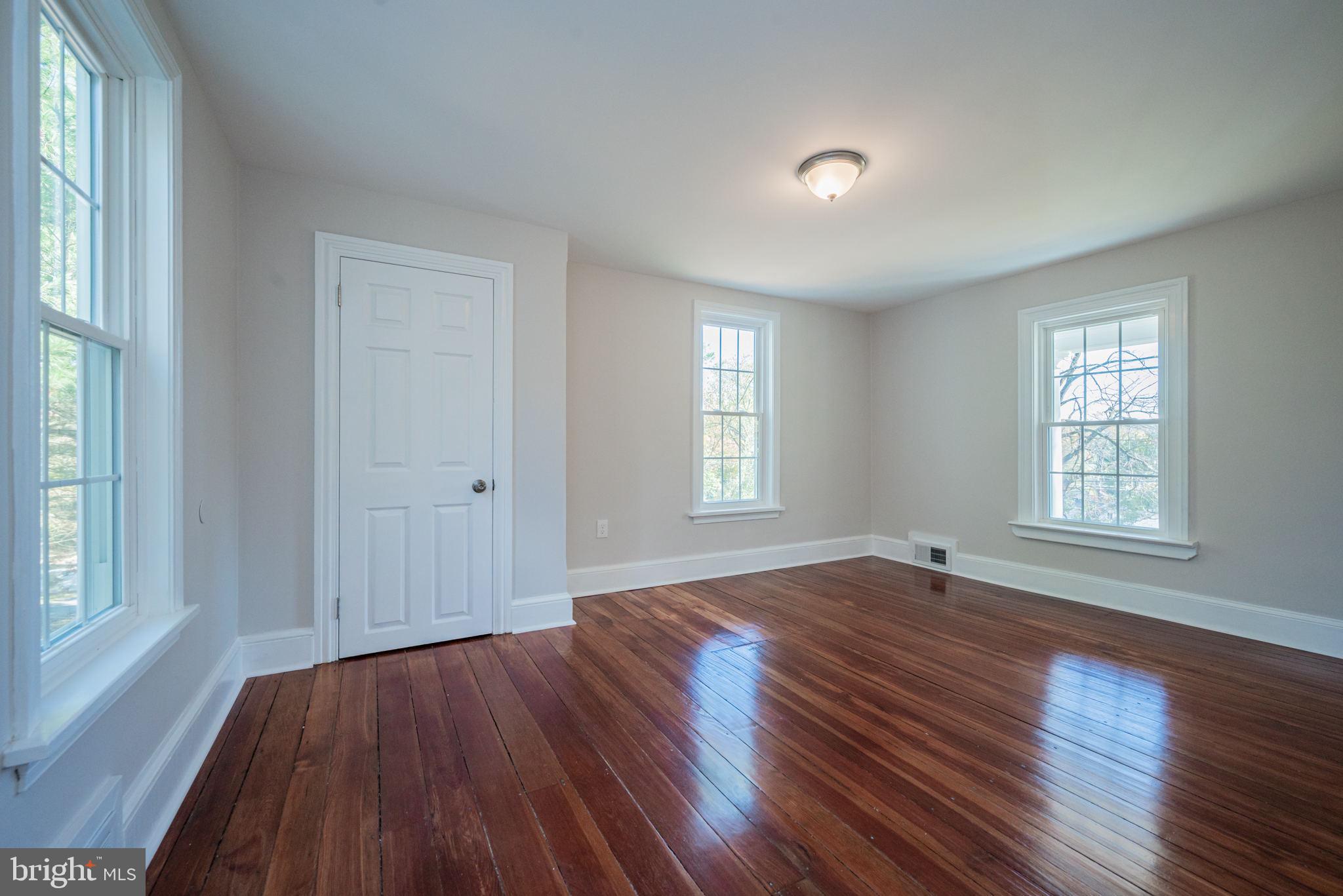 561 Fletcher Road Wayne, PA 19087 - Photo 4 of 27