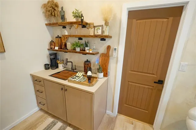 $3,800 | 229 East 6th Avenue, Mount Dora, FL 32757