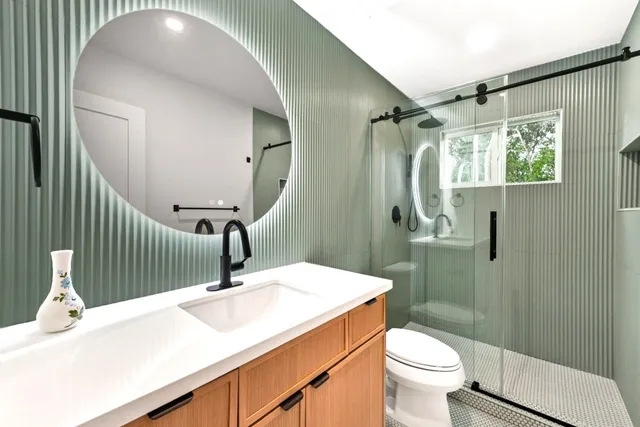 $649,500 | 7503 Carriage Drive, Austin, TX 78752