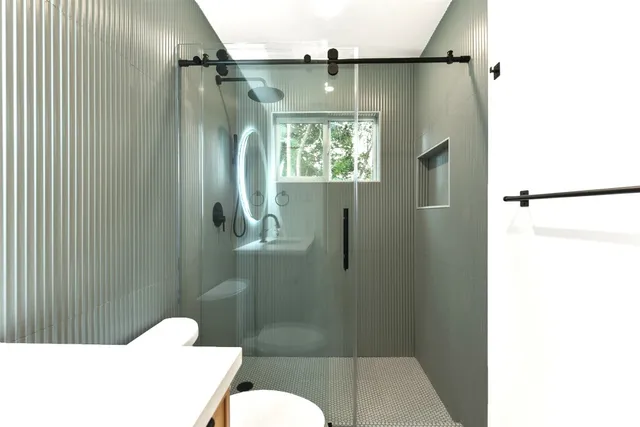 $649,500 | 7503 Carriage Drive, Austin, TX 78752