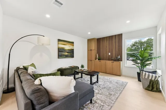 $649,500 | 7503 Carriage Drive, Austin, TX 78752