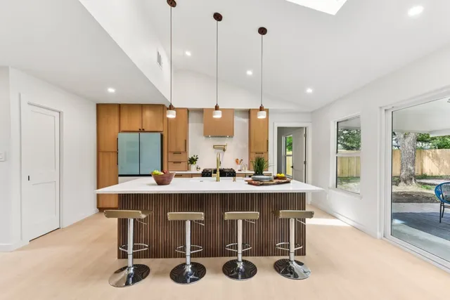 $649,500 | 7503 Carriage Drive, Austin, TX 78752