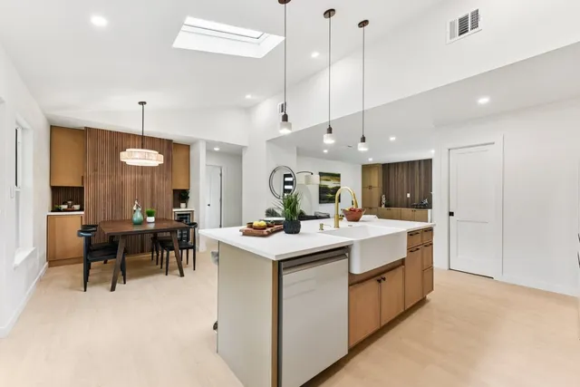 $649,500 | 7503 Carriage Drive, Austin, TX 78752