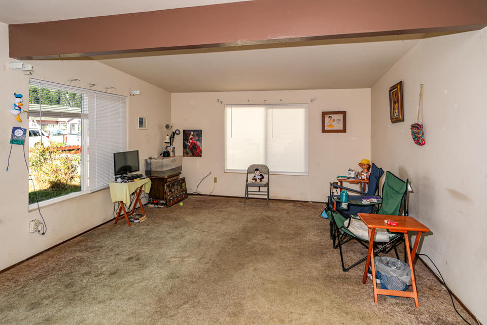 506 4th Avenue Rio Dell, CA 95562 - Photo 3 of 25
