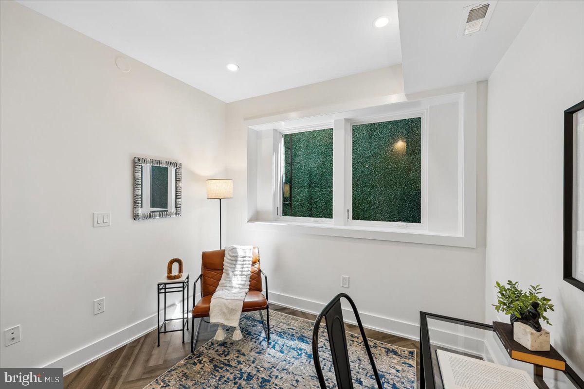 2429 Ontario Road Northwest, Unit 2 Washington, DC 20009 - Photo 30 of 52