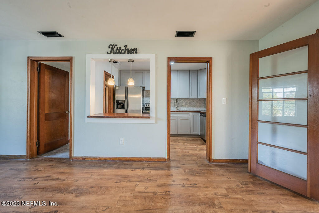 1746 Bartram Road Jacksonville, FL 32207 - Photo 10 of 43 Living room