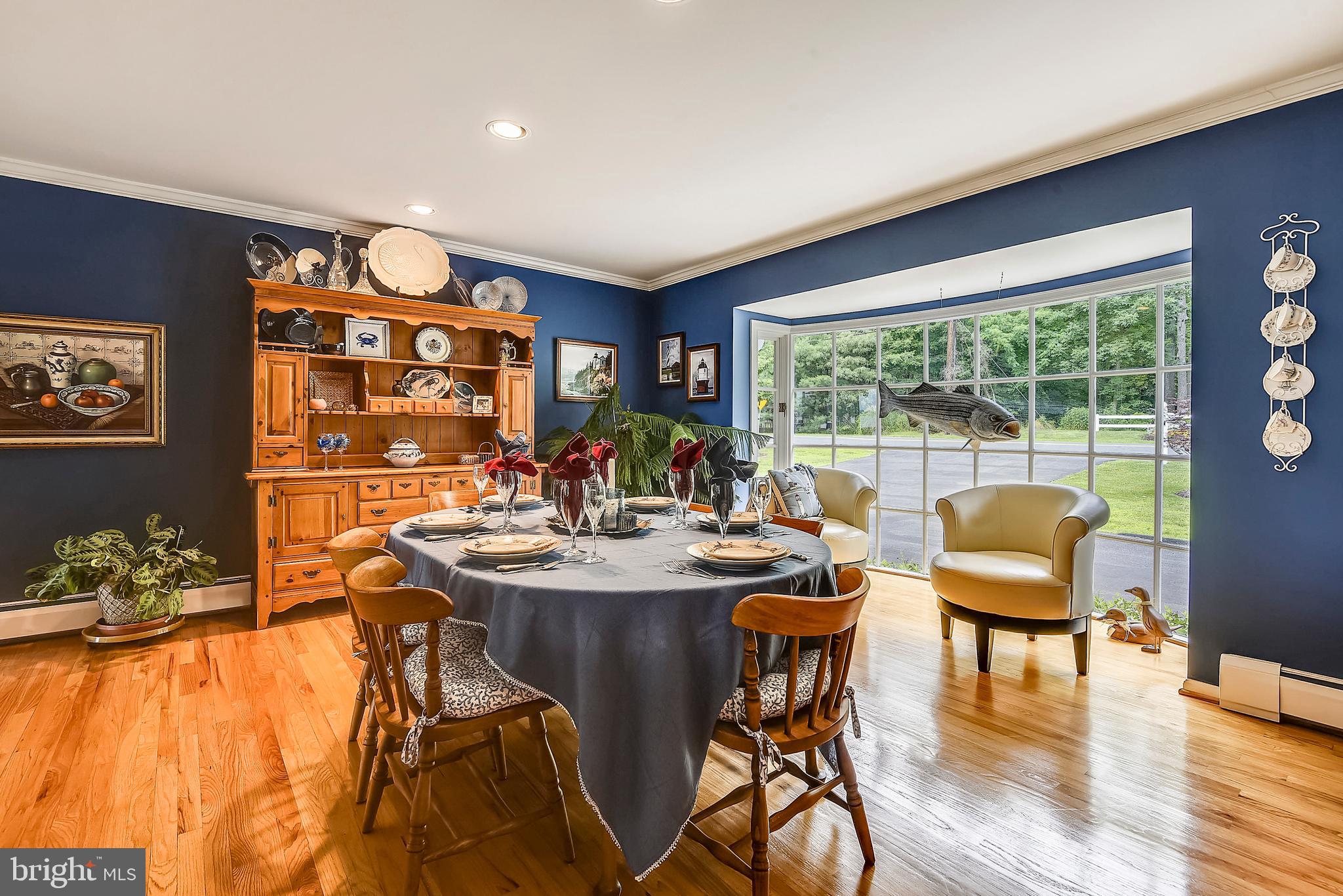3700 Thomas Point Road Annapolis, MD 21403 - Photo 22 of 47 Bow Window Dining Area