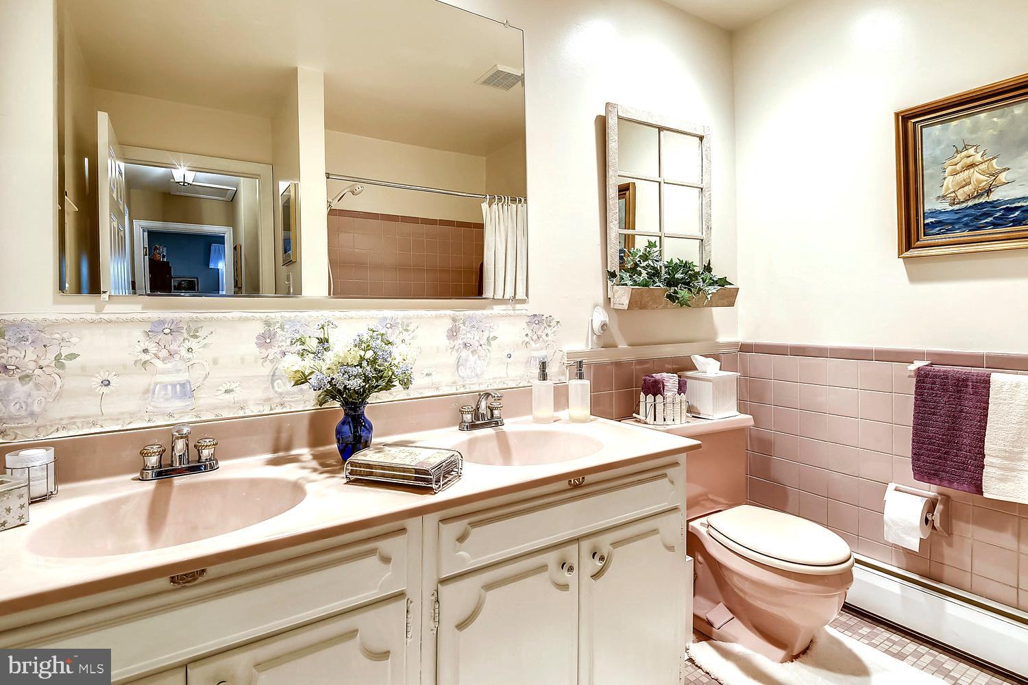 3700 Thomas Point Road Annapolis, MD 21403 - Photo 37 of 47 Attractively Appointed Main Level Bath