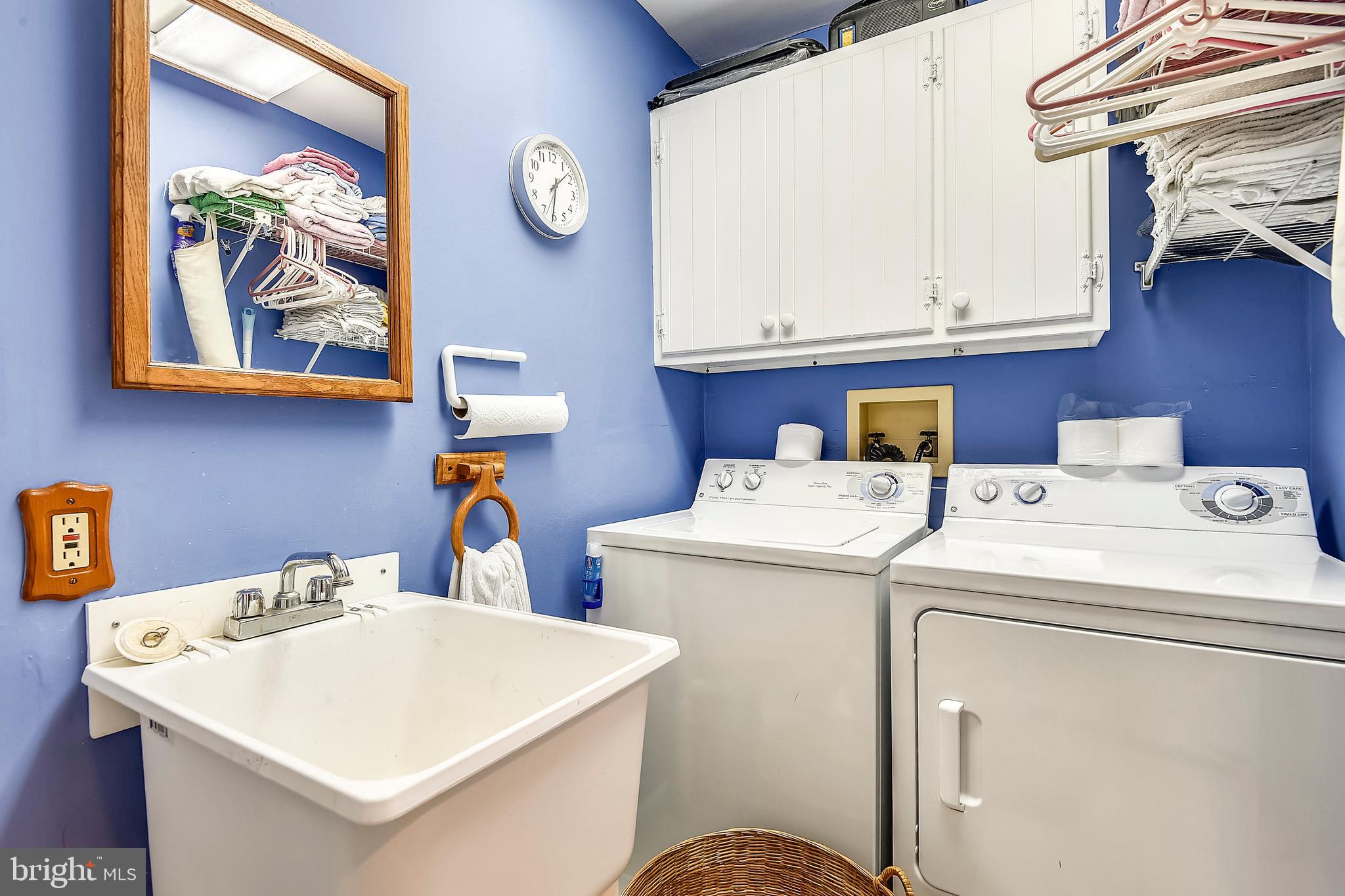 3700 Thomas Point Road Annapolis, MD 21403 - Photo 38 of 47 Laundry Room with Utility Sink Off Kitchen