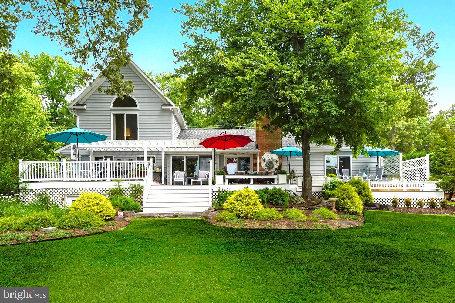 Dining/Entertaining Deck Overlooking the Water
