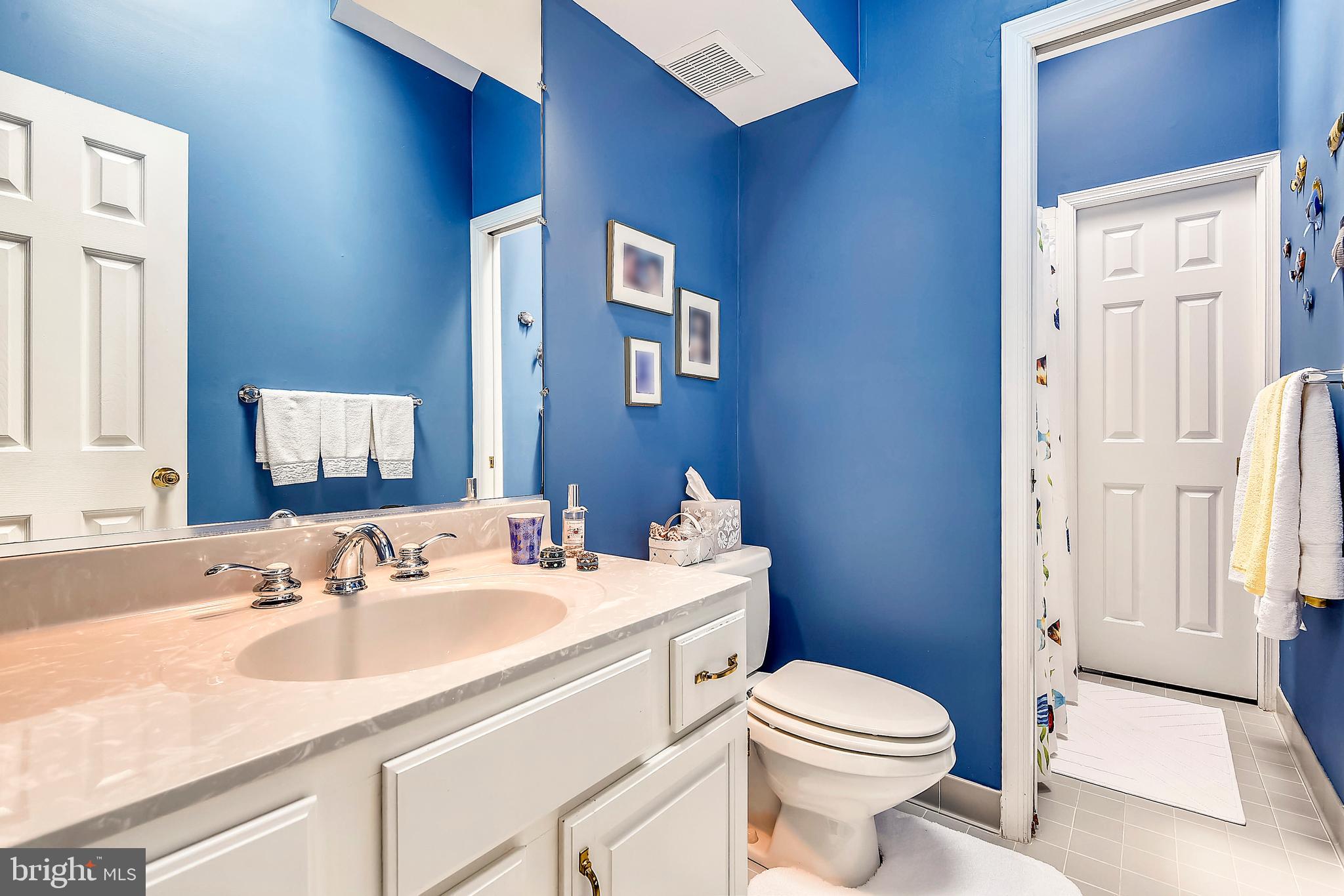 3700 Thomas Point Road Annapolis, MD 21403 - Photo 43 of 47 Upper Level Jack 'n' Jill Bath . 2 Water Closets