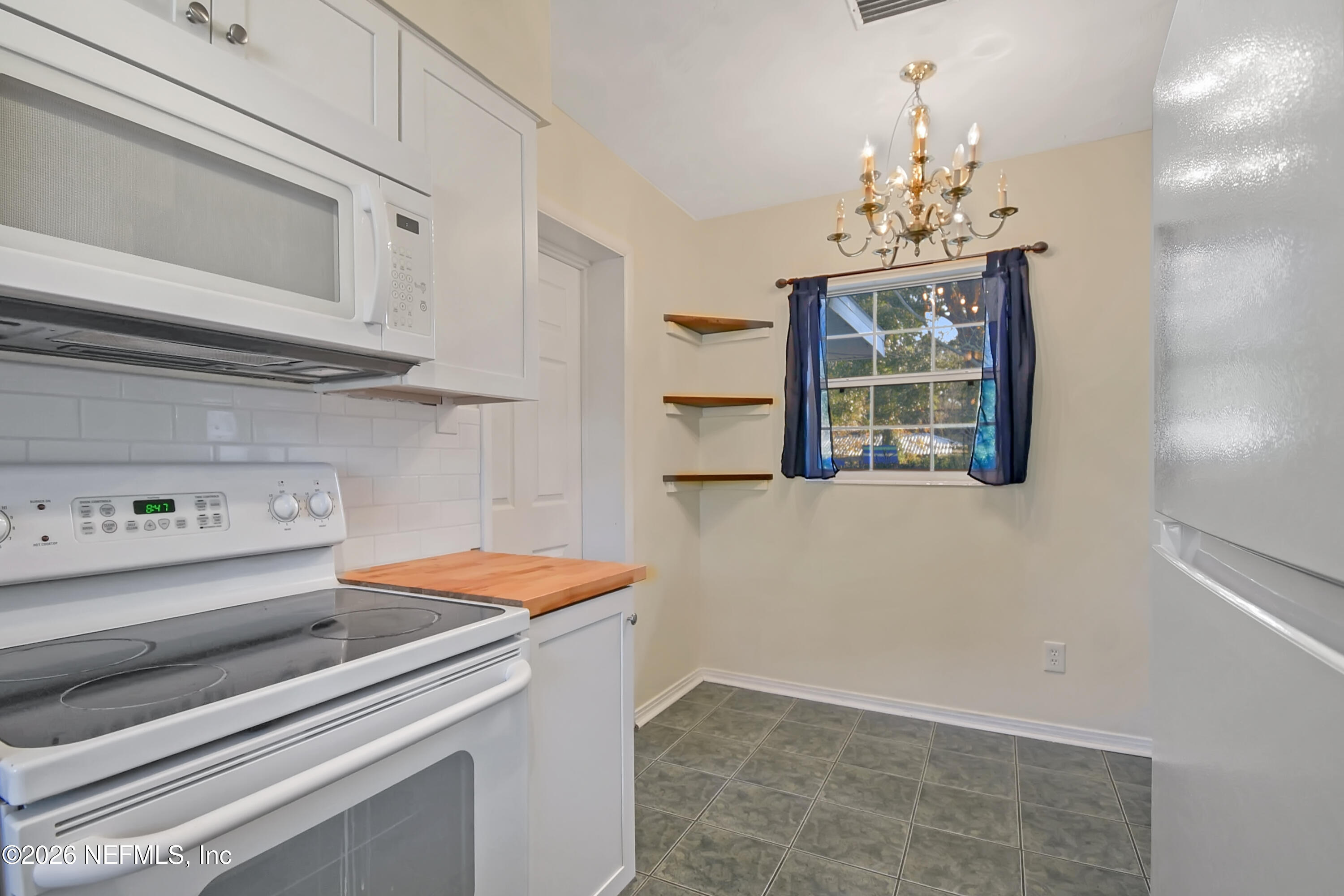 1064 Hibiscus Street St. Augustine, FL 32084 - Photo 11 of 29 DSC_1777