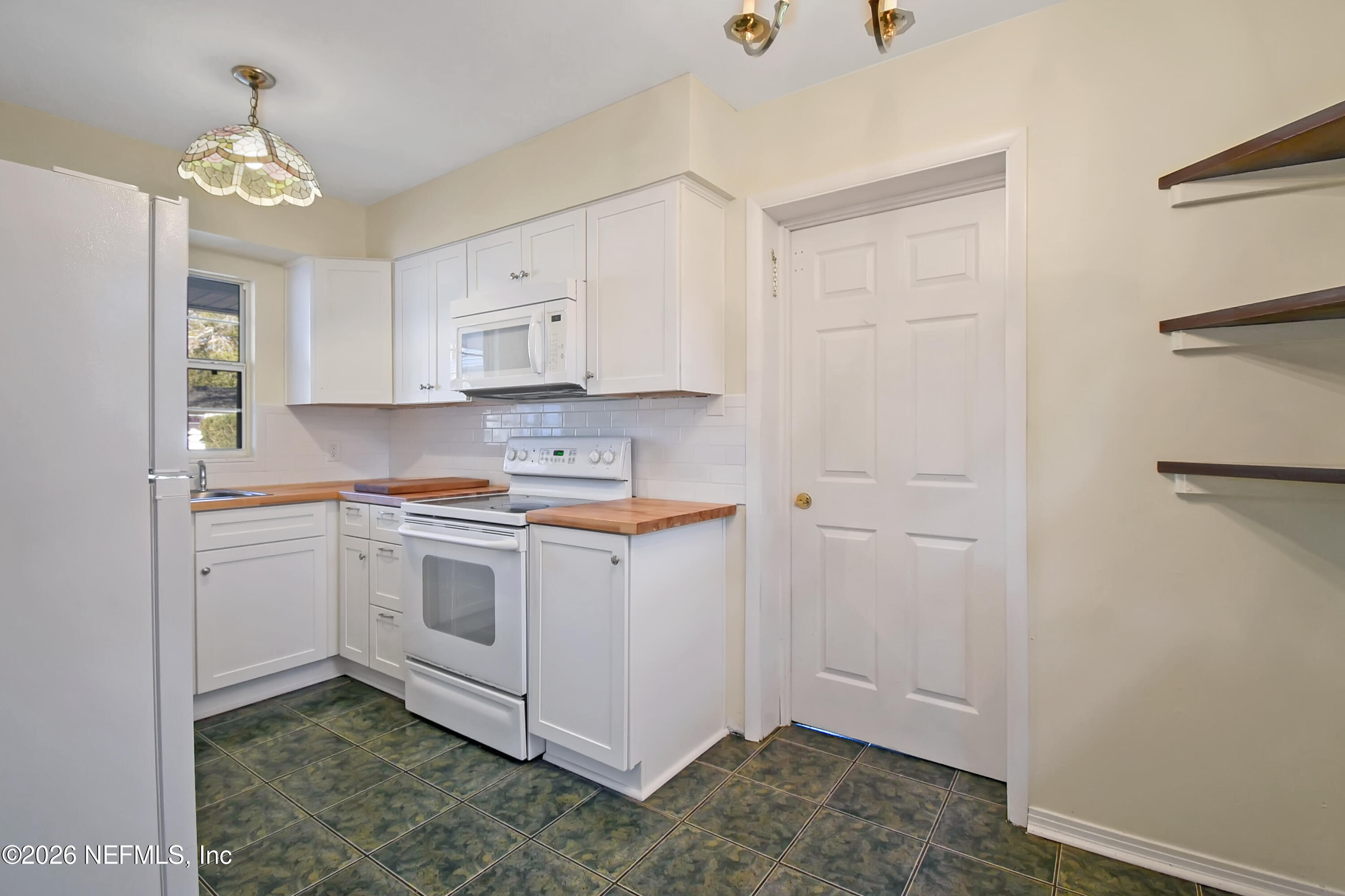 1064 Hibiscus Street St. Augustine, FL 32084 - Photo 10 of 29 DSC_1772