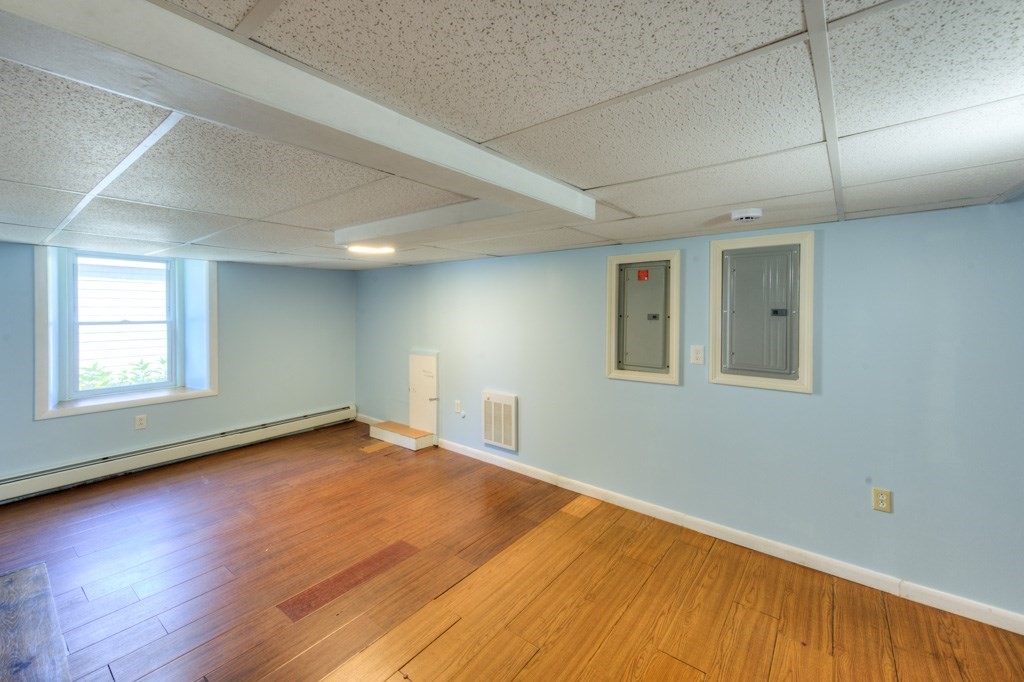 148 Whitmarsh Avenue Worcester, MA 01606 - Photo 25 of 34
