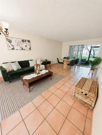 $1,200 | Undisclosed Address, Tampa, FL 33615